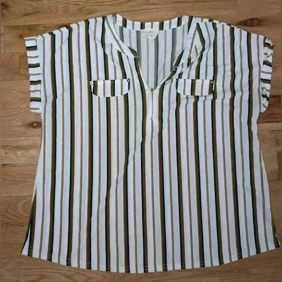 FREE WITH BUNDLE FLOWER & FEATHER Women Blouse plus  size 2XL - Picture 1 of 5